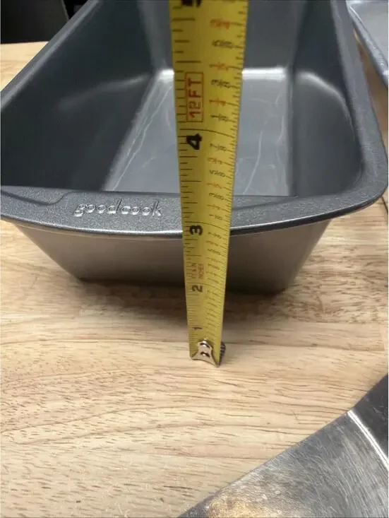 Baking Pans 3 Loaf Pans A Bake And Lift Pie Server & 2 Small 5” Pie Pans - Picture 9 of 15